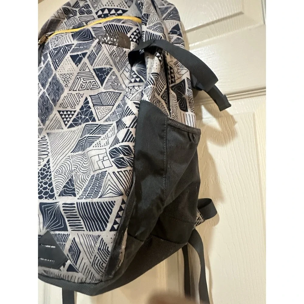 North Face Back Pack‎